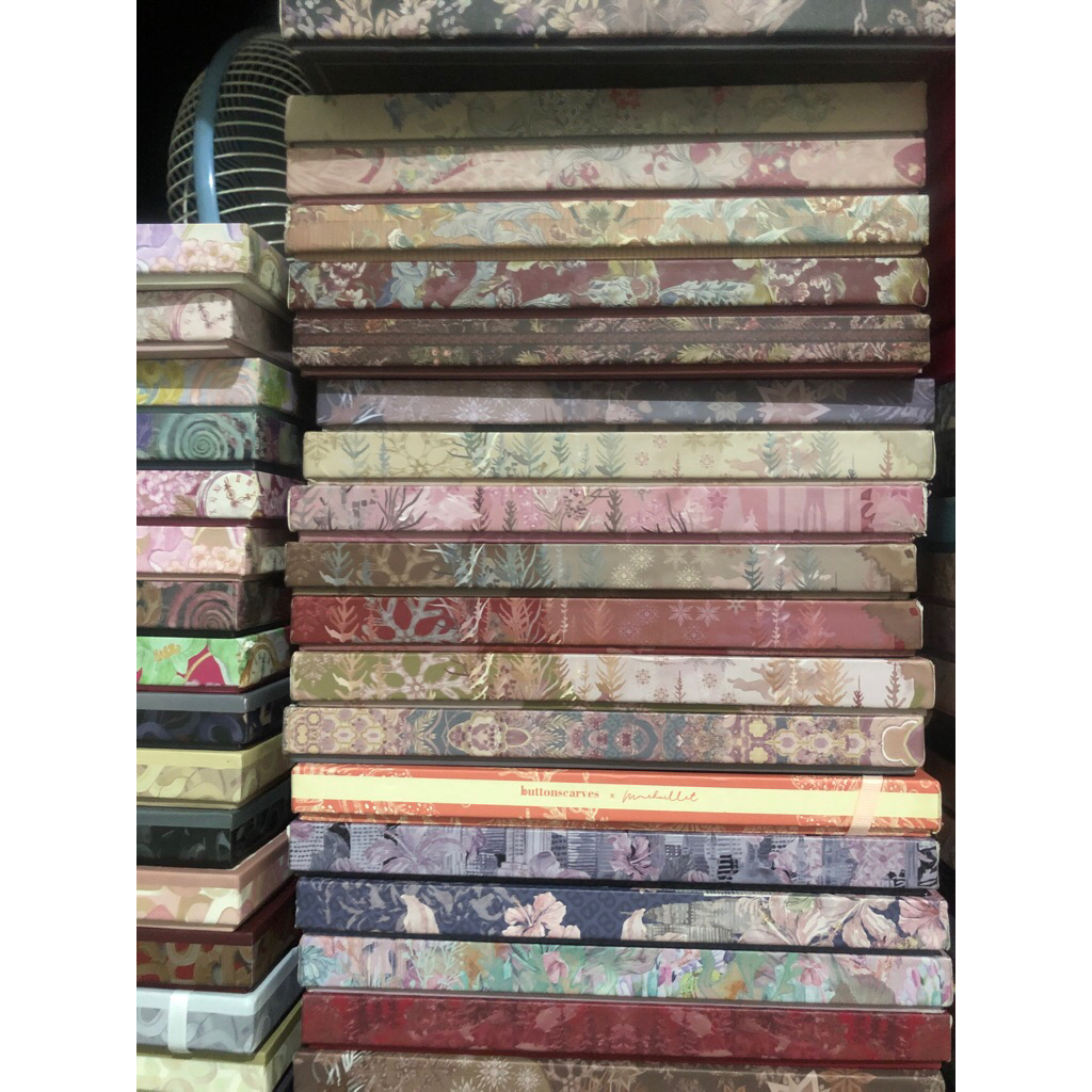 jilbab butonscarves new with box