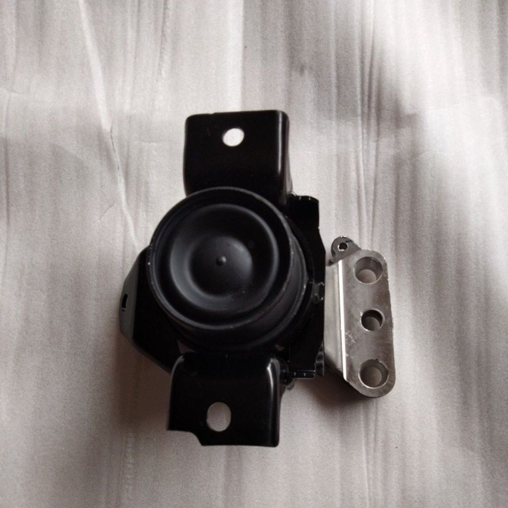Engine Mounting Kanan Suzuki New Ertiga 2018 Up Original