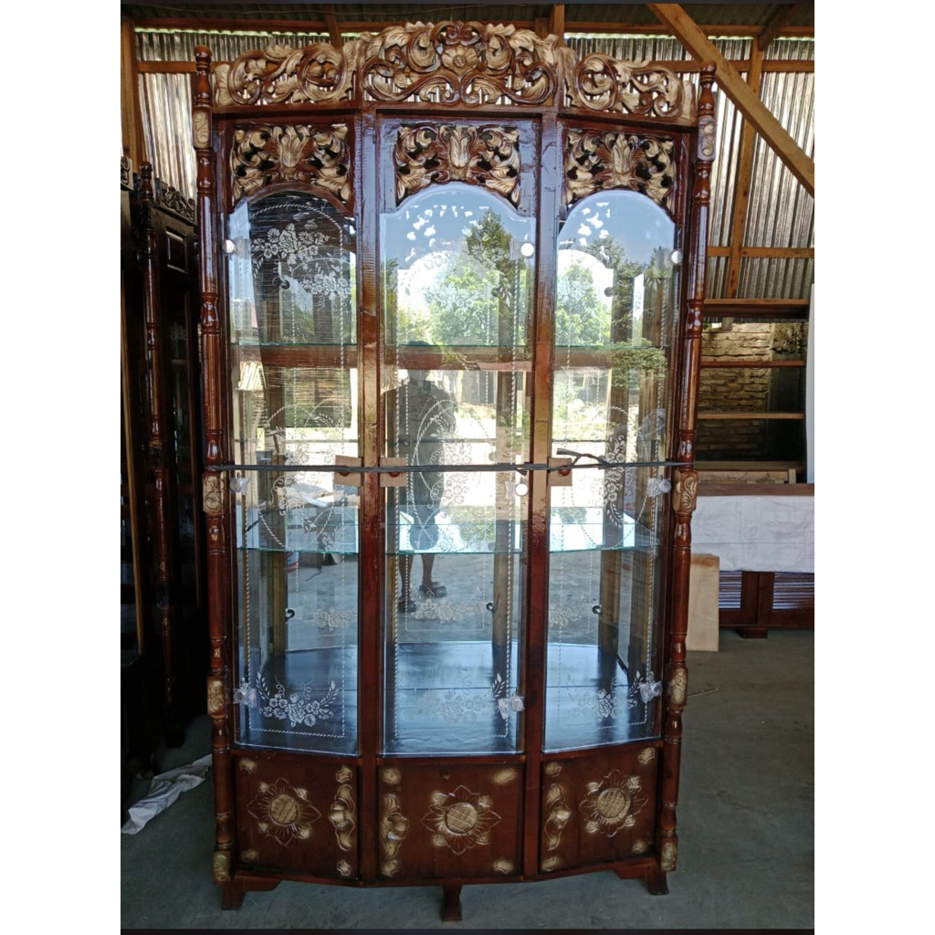 Lemari Crystal Kaca Hias 3 Pintu