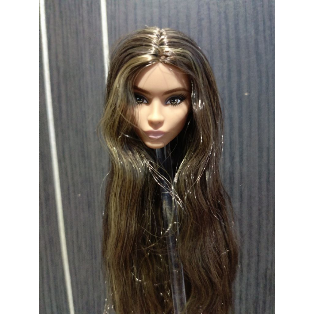 Kepala Barbie Lina