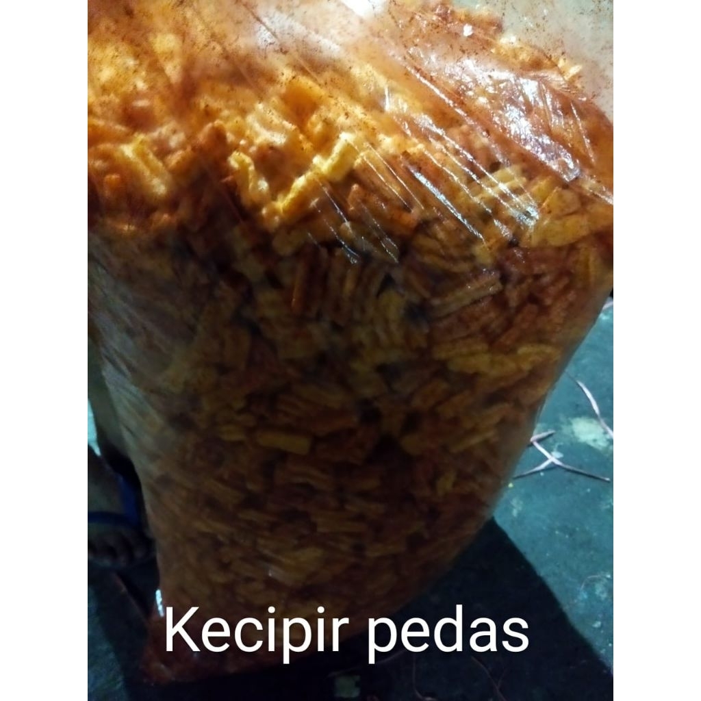 kerupuk kecipir pedas