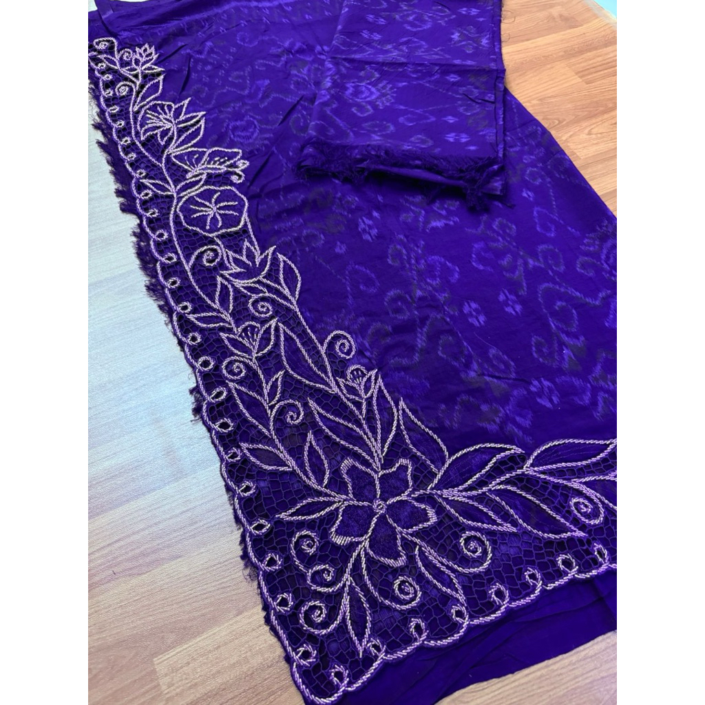 Kamen Endek Kerawang Payet dengan Selendang