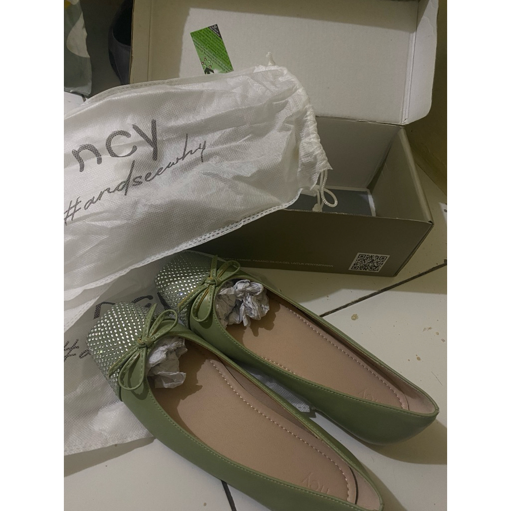 NCY FLAT SHOES