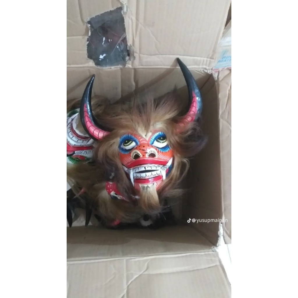 topeng kebo giro kayu