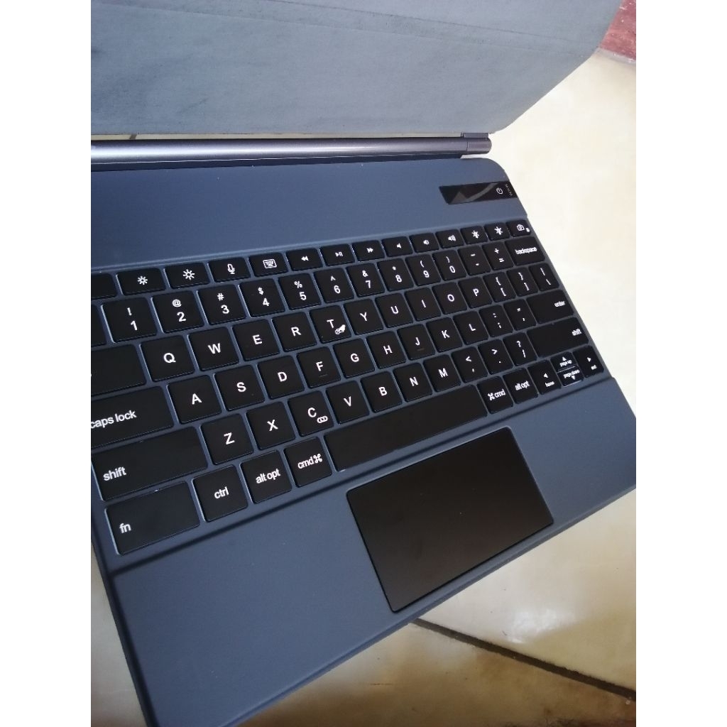 MILS Floating Magic Keyboard Case for Ipad Pro 12.9 inchi