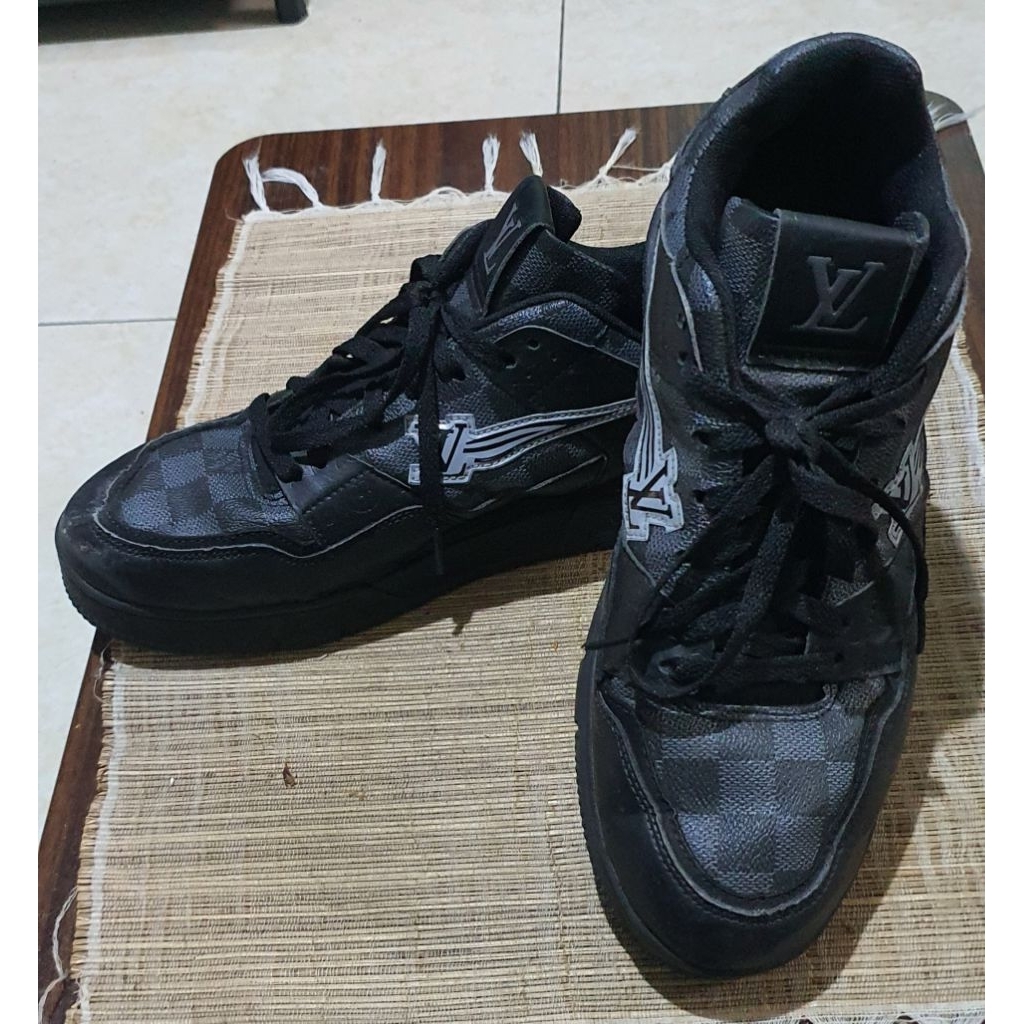 Sepatu LV black Vietnam 42