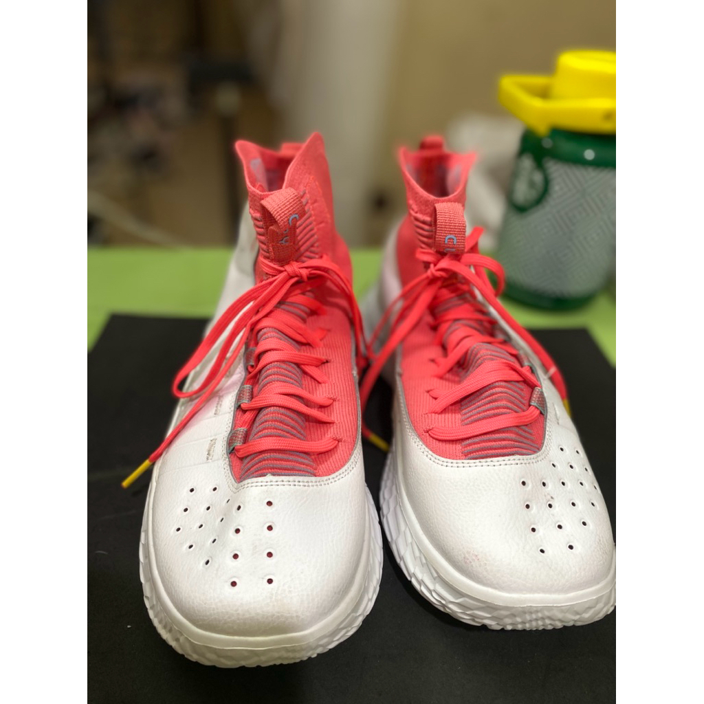 Sepatu basket Under 4rmor Curry 4