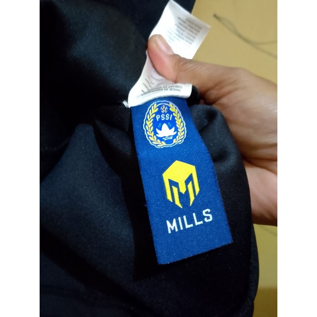 Jaket timnas Indonesia mils original