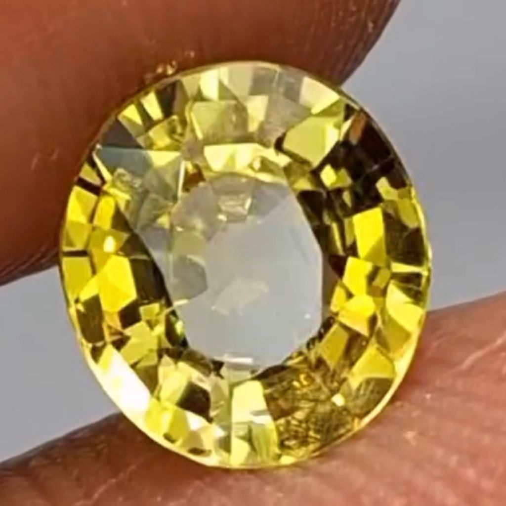 Natural Yellow Chrysoberyl 1.25ct NTD Srilanka Ceylon Super Crystal Full of Luster