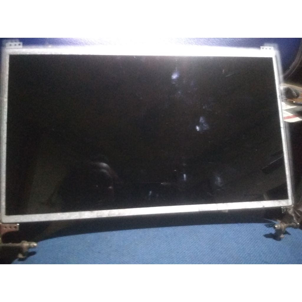 panel lcd bekas laptop Zyrex
