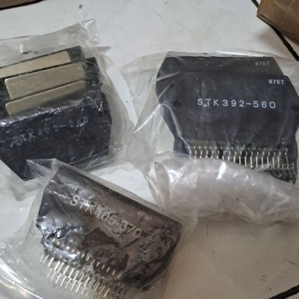 STK 402-240/STK 405-070/STK 392-560