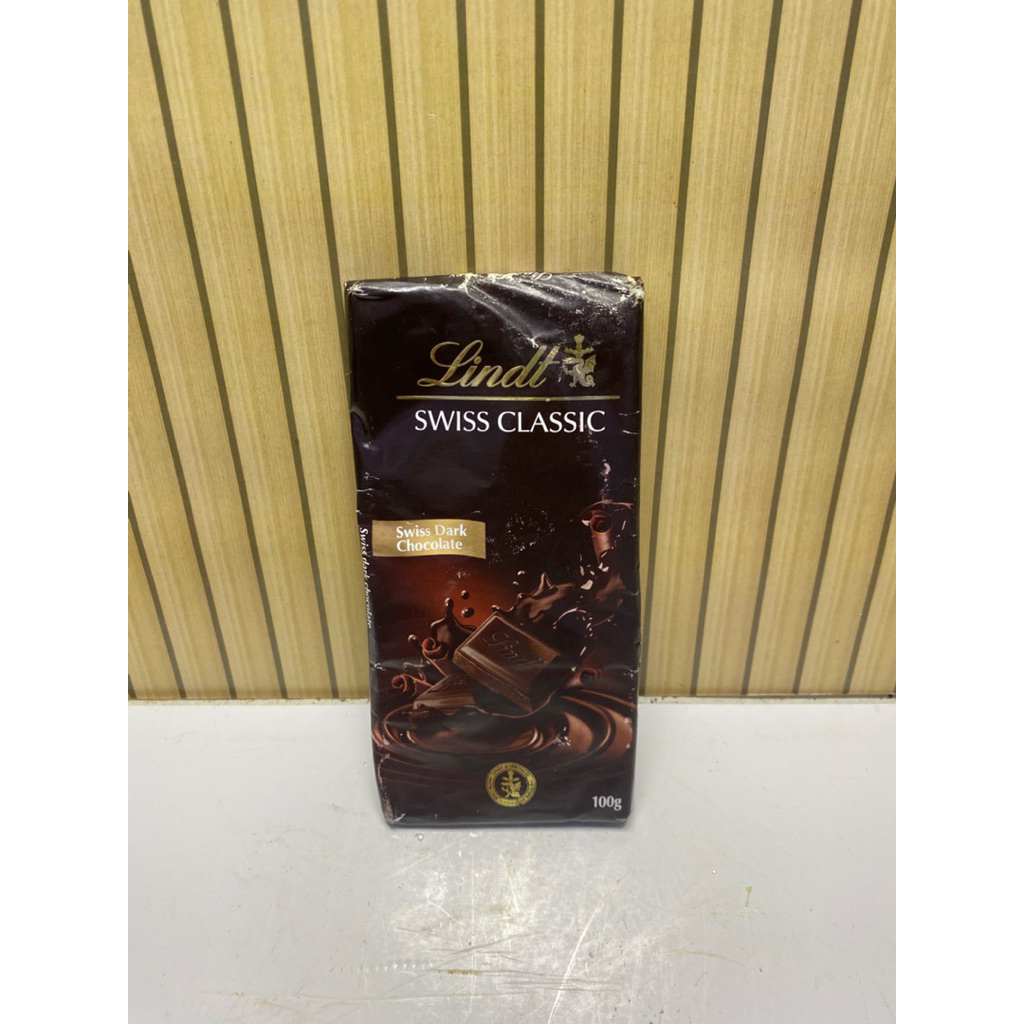 Lindt Swiss Classic Chocolate Milk Almond Hazelnut Raisin White Dark 100 Gram Coklat Susu Putih Hita