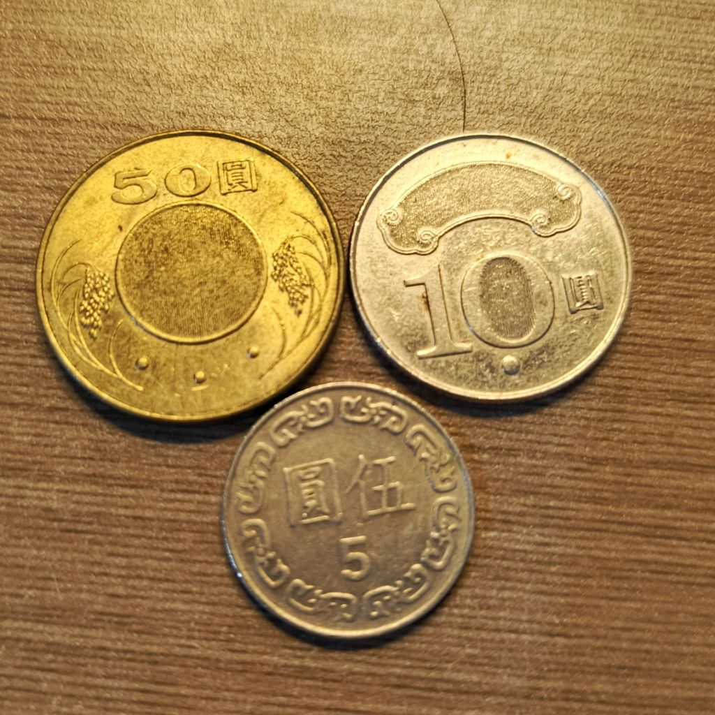 READY KOLEKSI UANG KOIN TAIWAN/ ASLI ORIGINAL