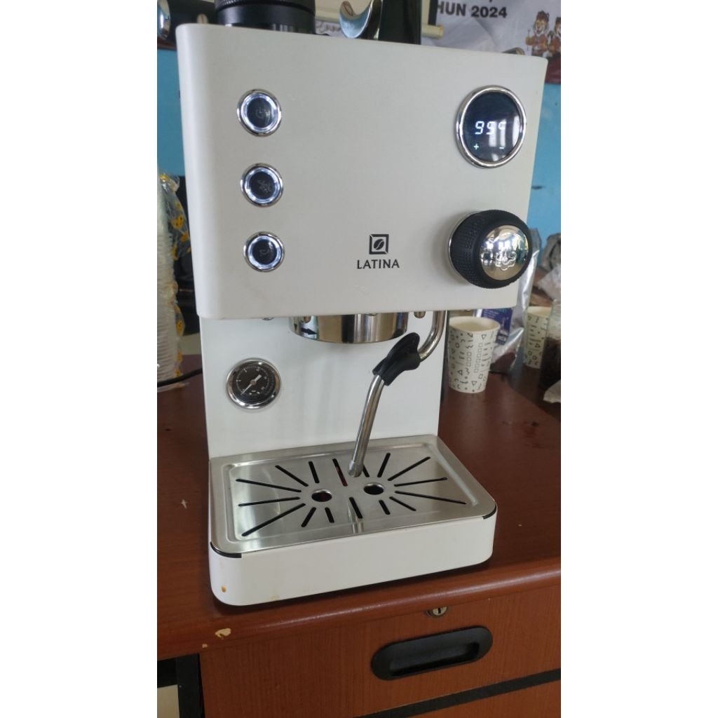 Mesin Kopi Latina Altro v2
