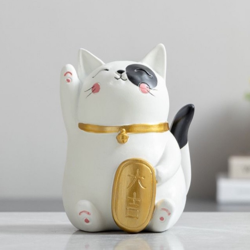 Patung Neko by Plateful Co