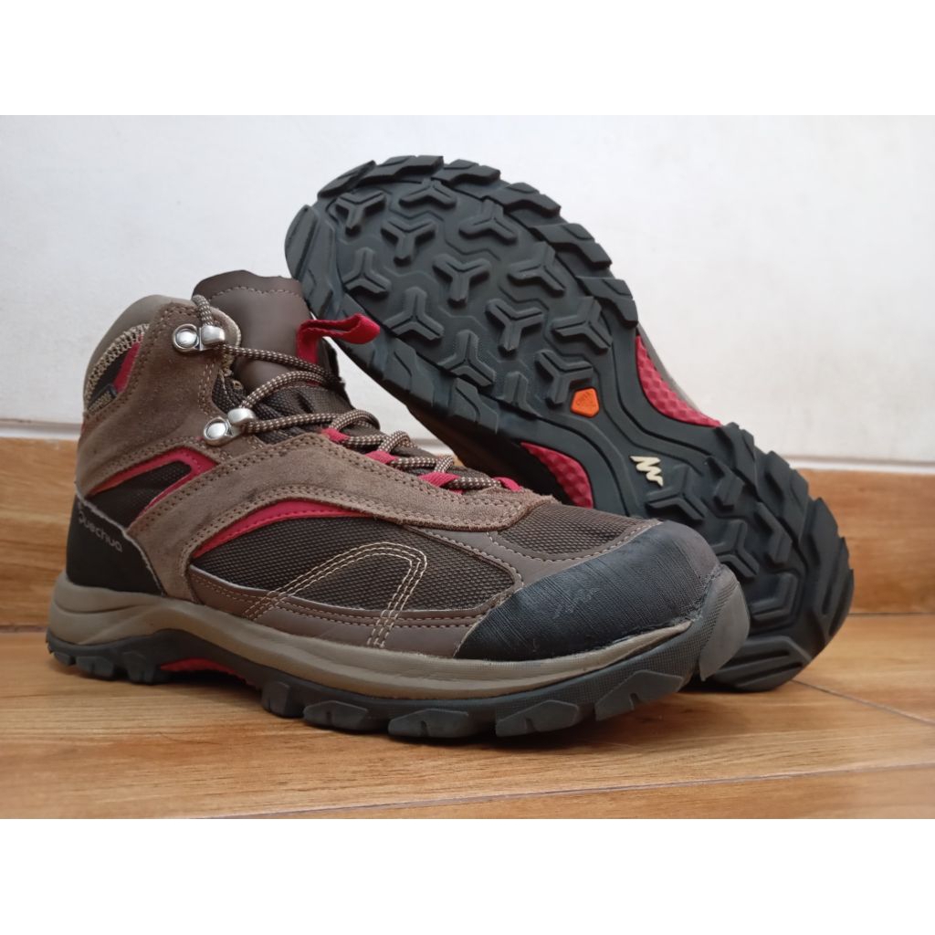 sepatu outdoor/hiking Quechua MH100