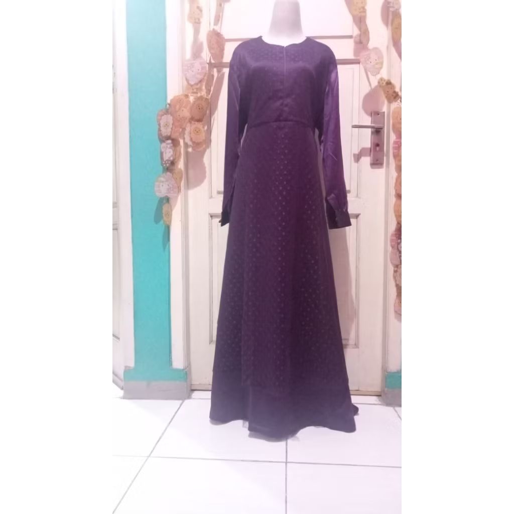 gamis maxmara dan brokat tile dot