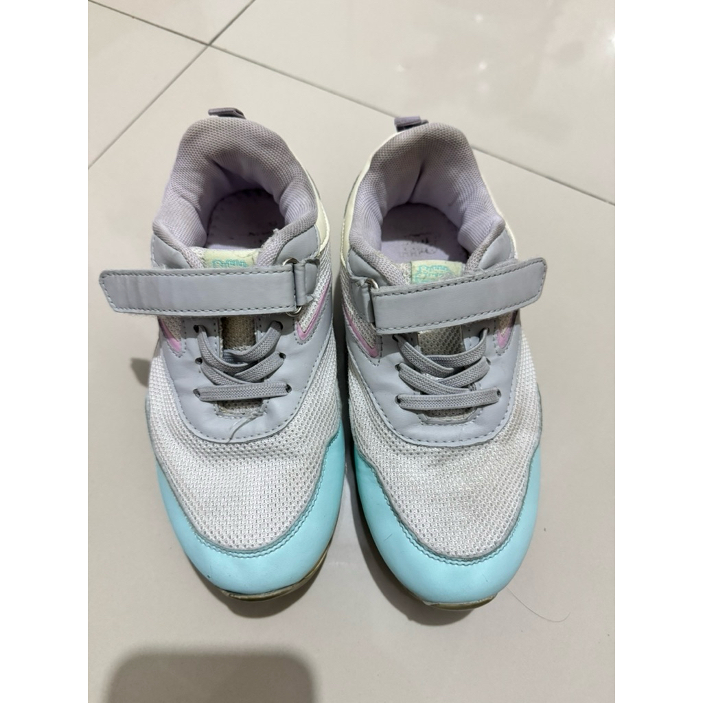preloved sepatu bata kidz size 31