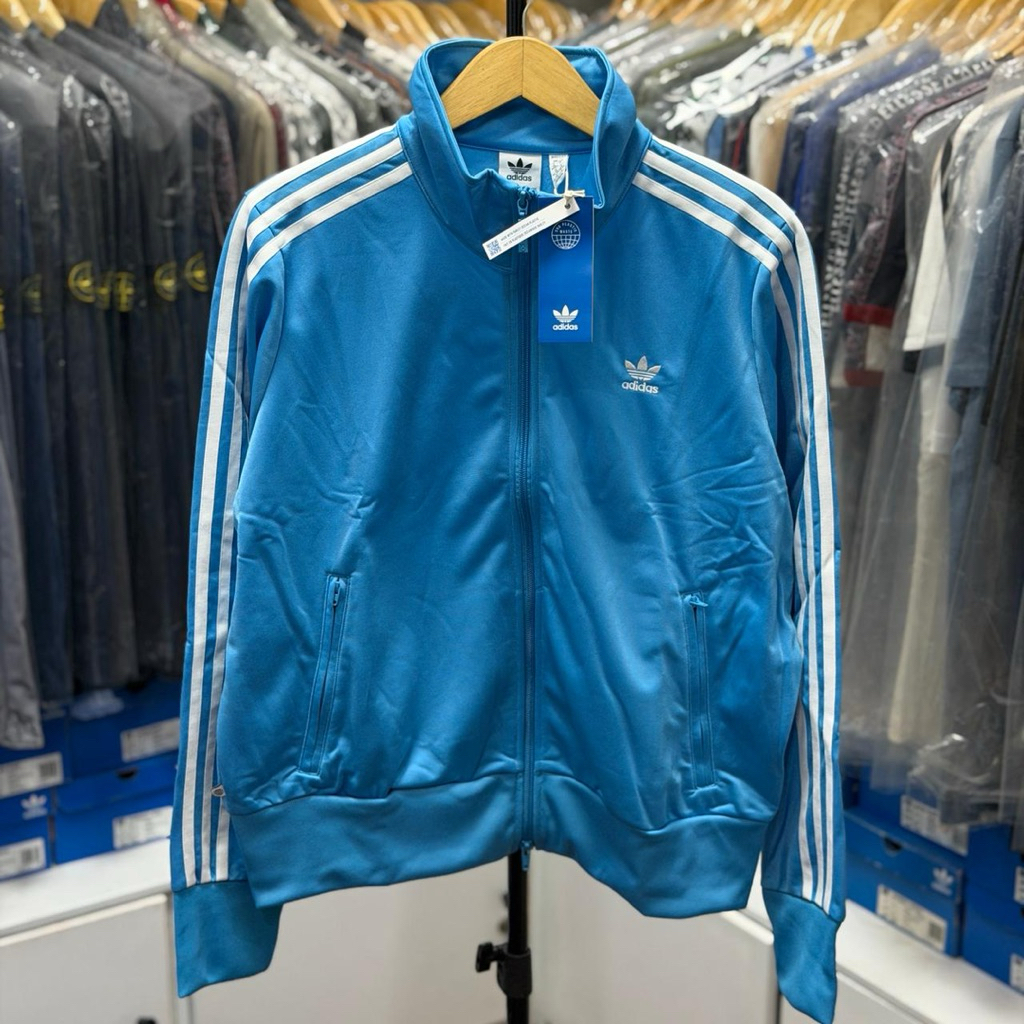 Tracktop Adidas Firebird Sky Blue BNWT Original 100% Size : M ( 66 X 55 )Model tinggi 175 cm berat 7