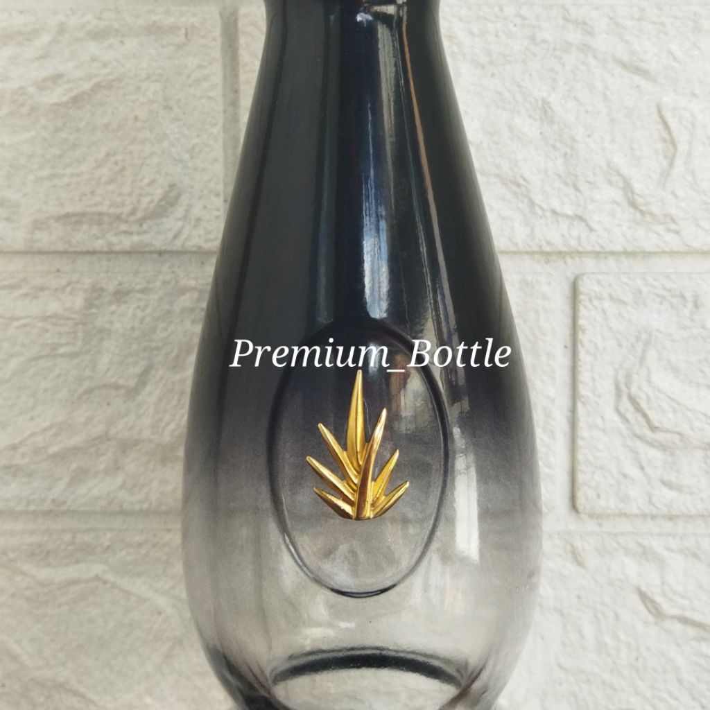 Pin Logo Clase Azul Gold