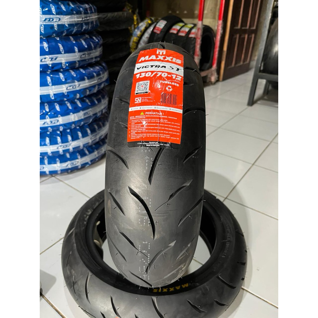 maxxis victra 130/70-12 tubles
