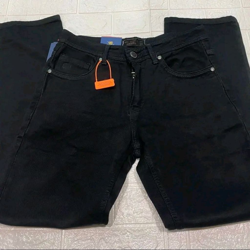 Celana jeans MC Hugo bahan denim