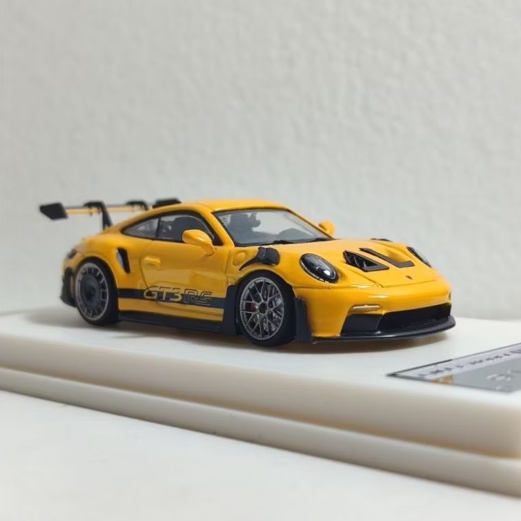 SOLO LMLF Porsche 911 GT3 RS Yellow kuning with Manthey wheels