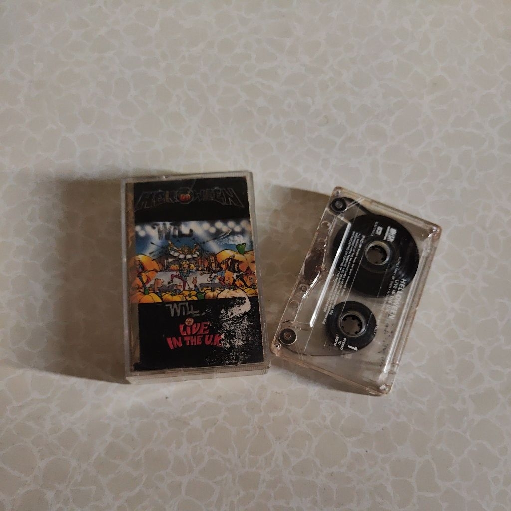Kaset Pita Helloween - Live In The UK Original Used