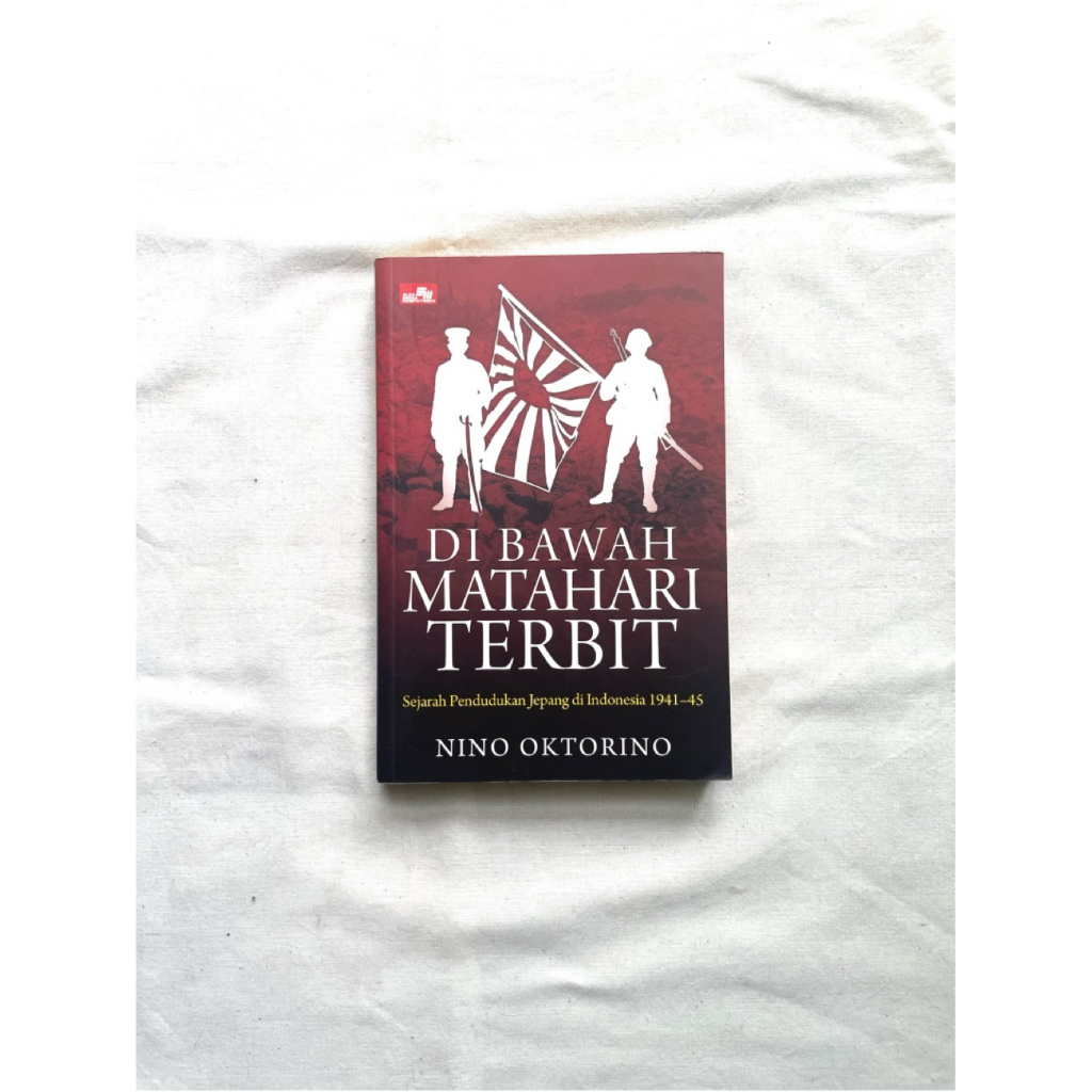 Di Bawah Matahari Terbit - Nino Oktorino