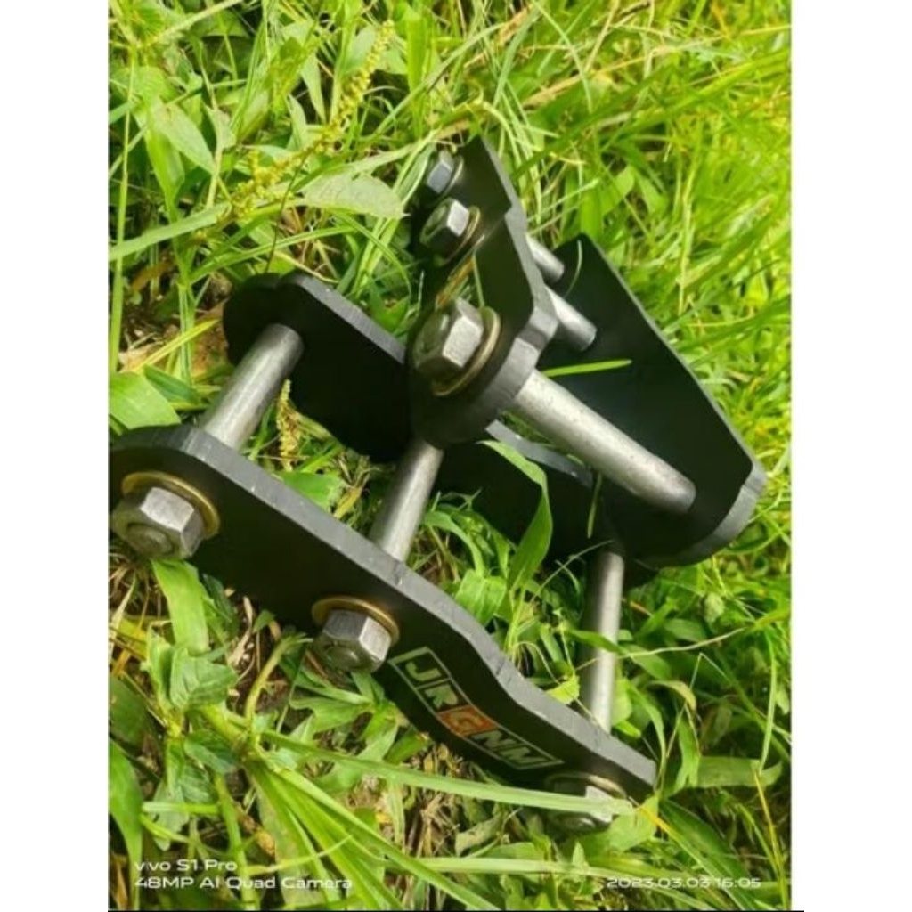 Anting Per Daun Daihatsu Feroza