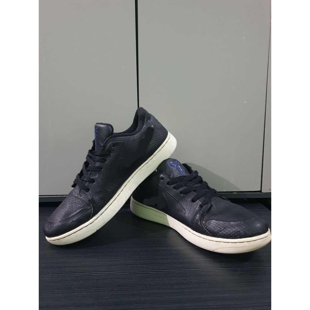 Sepatu Basket Second (Size 44)