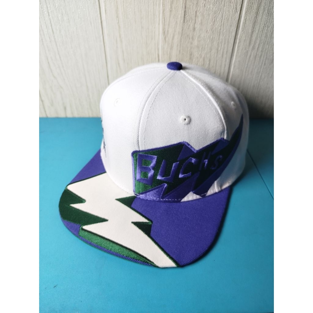 Topi Mitchell and Ness Milwaukee Bucks Fast Time HWC