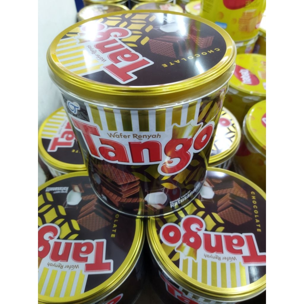 Tango wafer coklat kaleng
