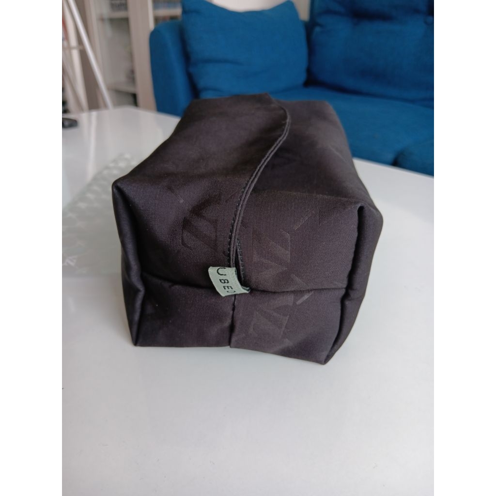 Kotak / Sarung Tisu Vivi zubedi Monogram- black