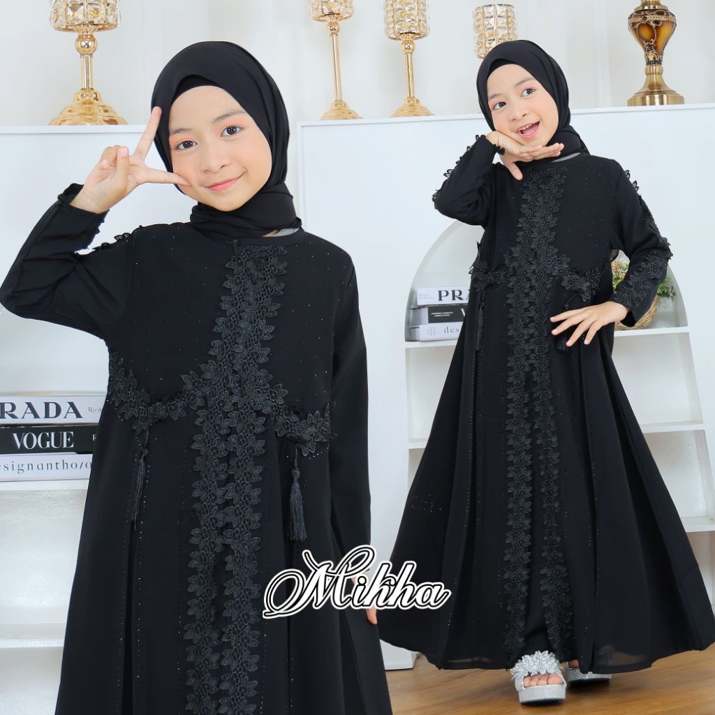 Abaya anak hitam putih