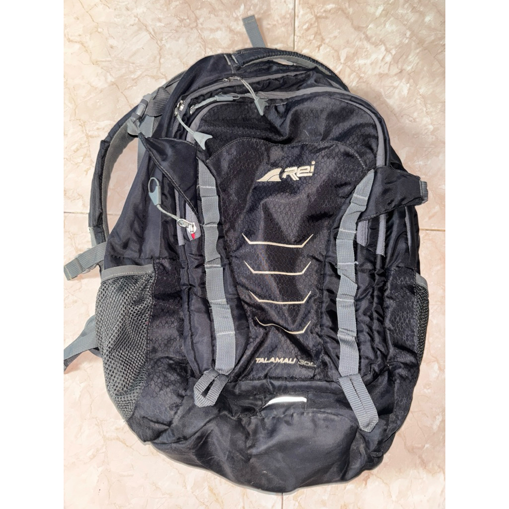Preloved Tas Ransel Tas Gunung Backpack Merk Rei 30L