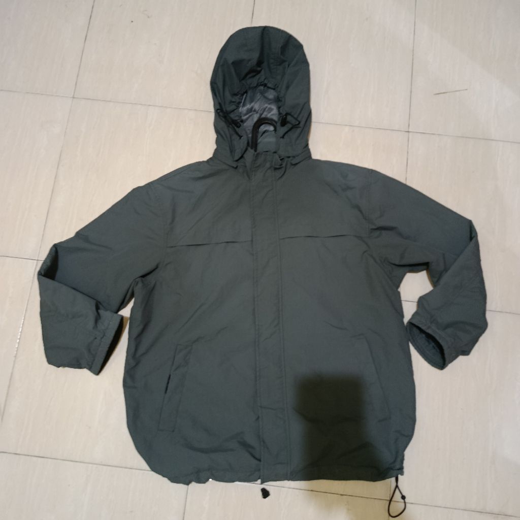 Jacket Outdoor Uniqlo fit XL Waterproof Gunung Winter Original