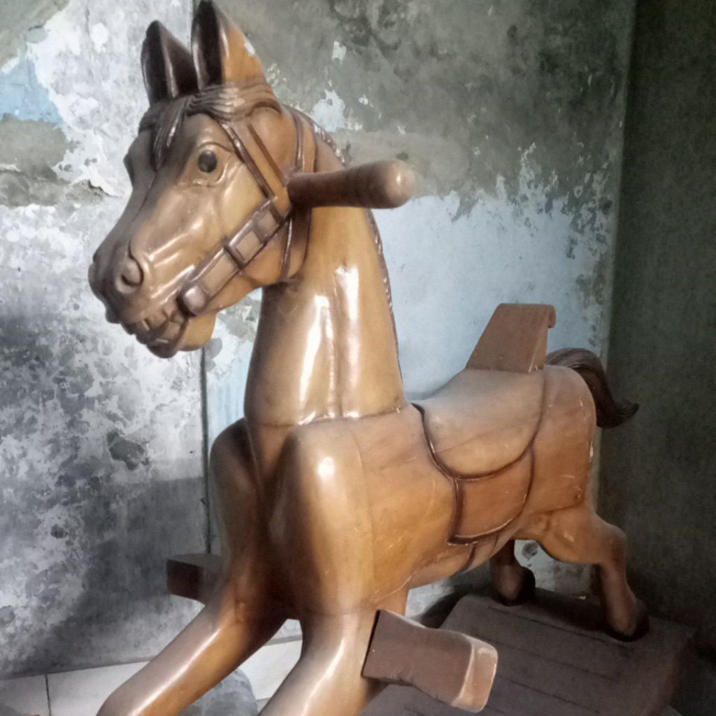 mainan anak kuda bahan kayu