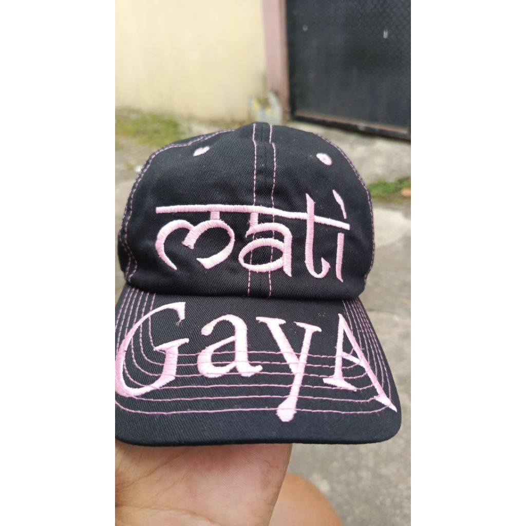 TOPI MATI GAYA