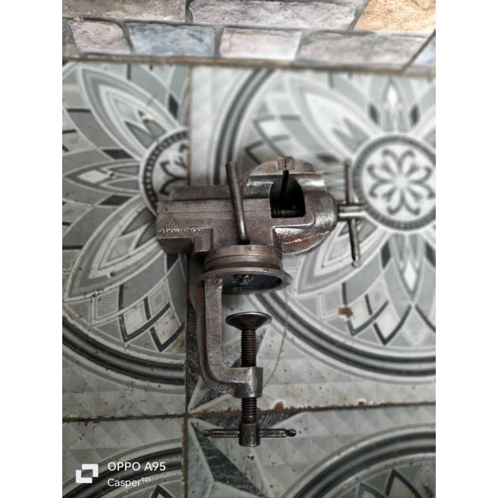 Ragum Besi Meja Mini 2" Inchi