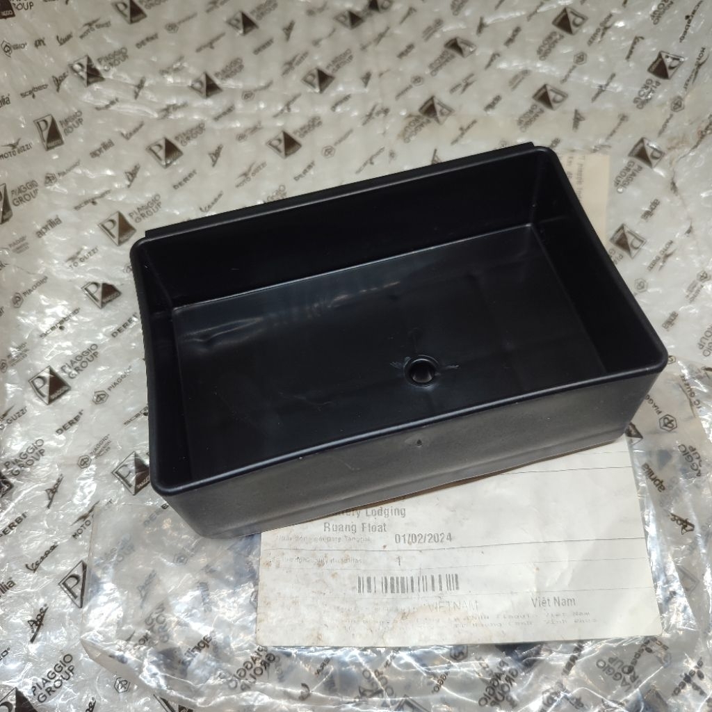 Tatakan Aki Vespa Matic LX S LXV