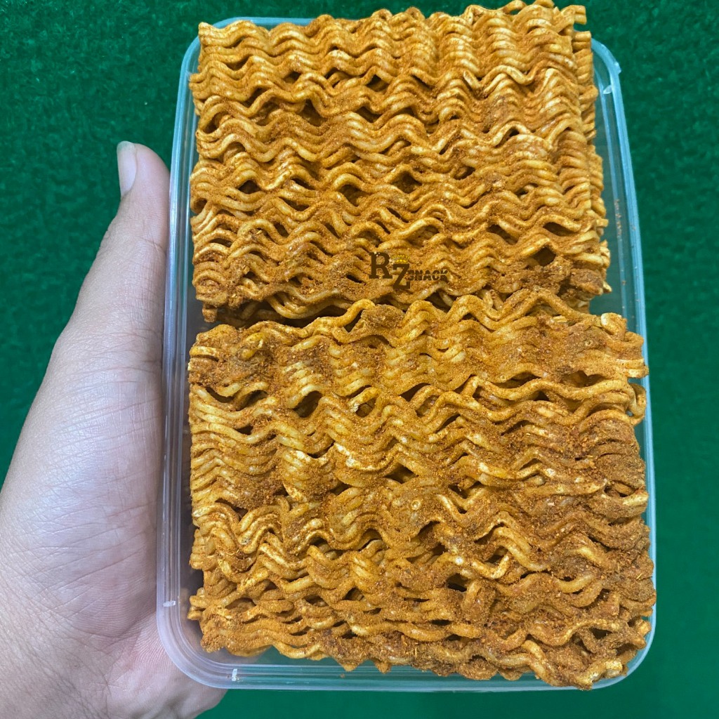 Mie Kering Goreng Mie Kremes Pedas Daun Jeruk Box 500 ML