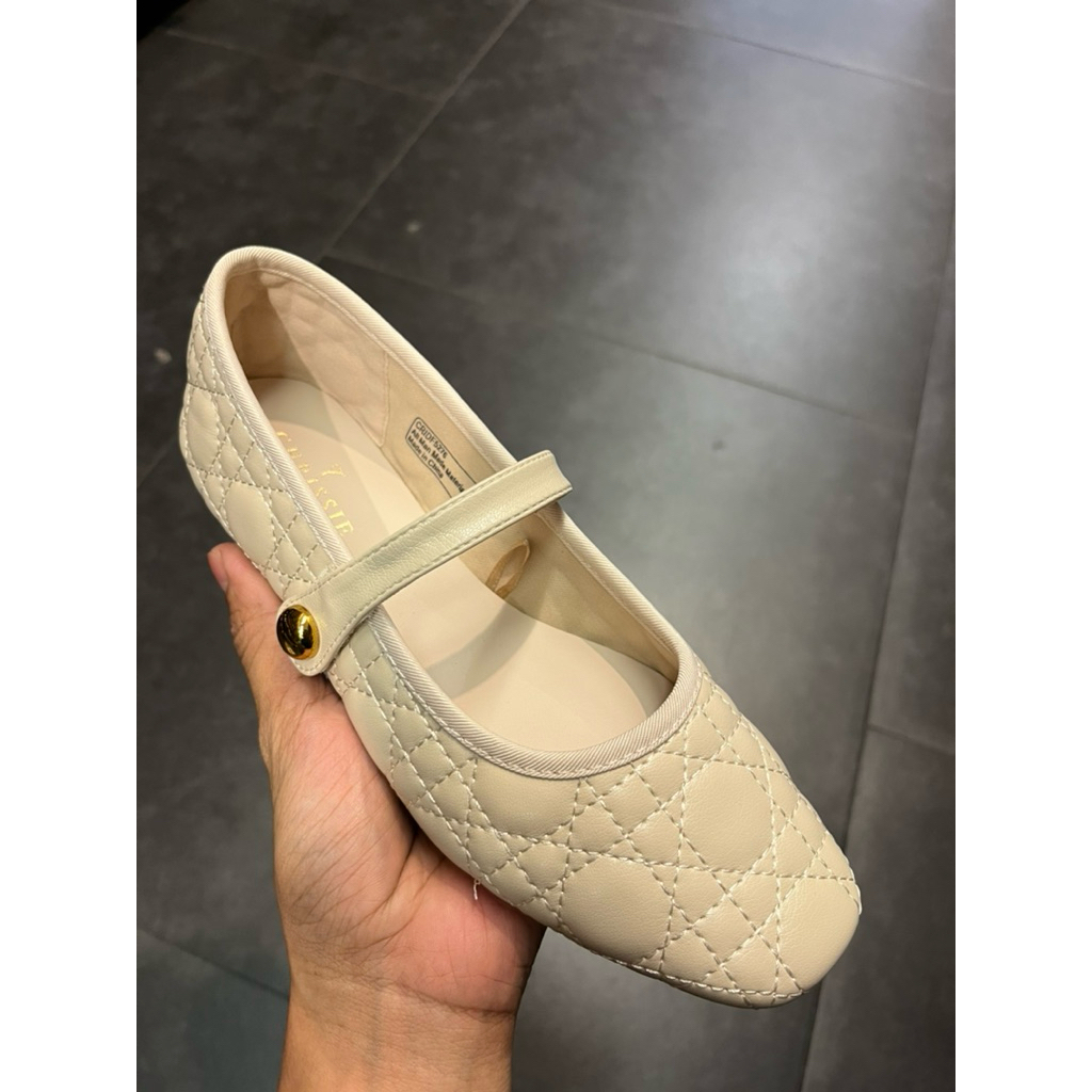 Chrissie milka Flats by payless