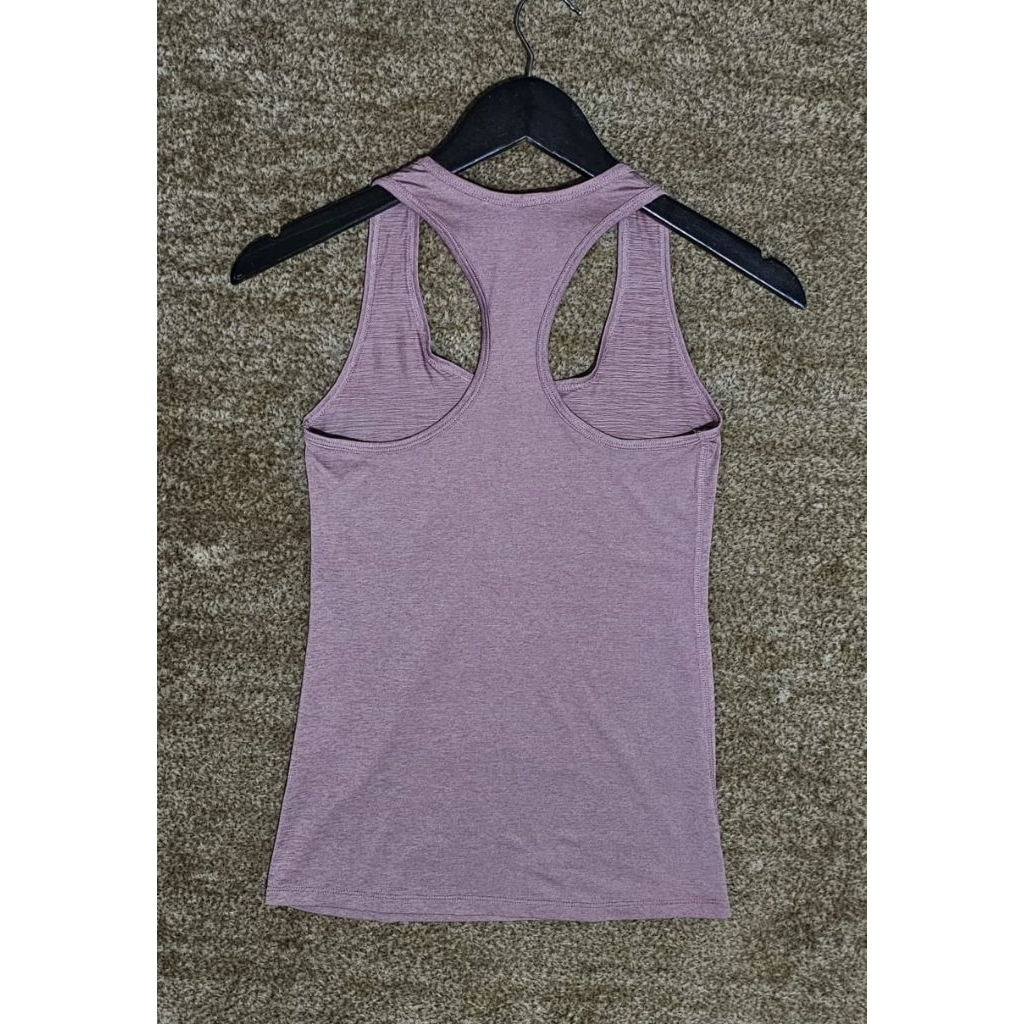 Kaos kutungan olahraga wanita STL size S