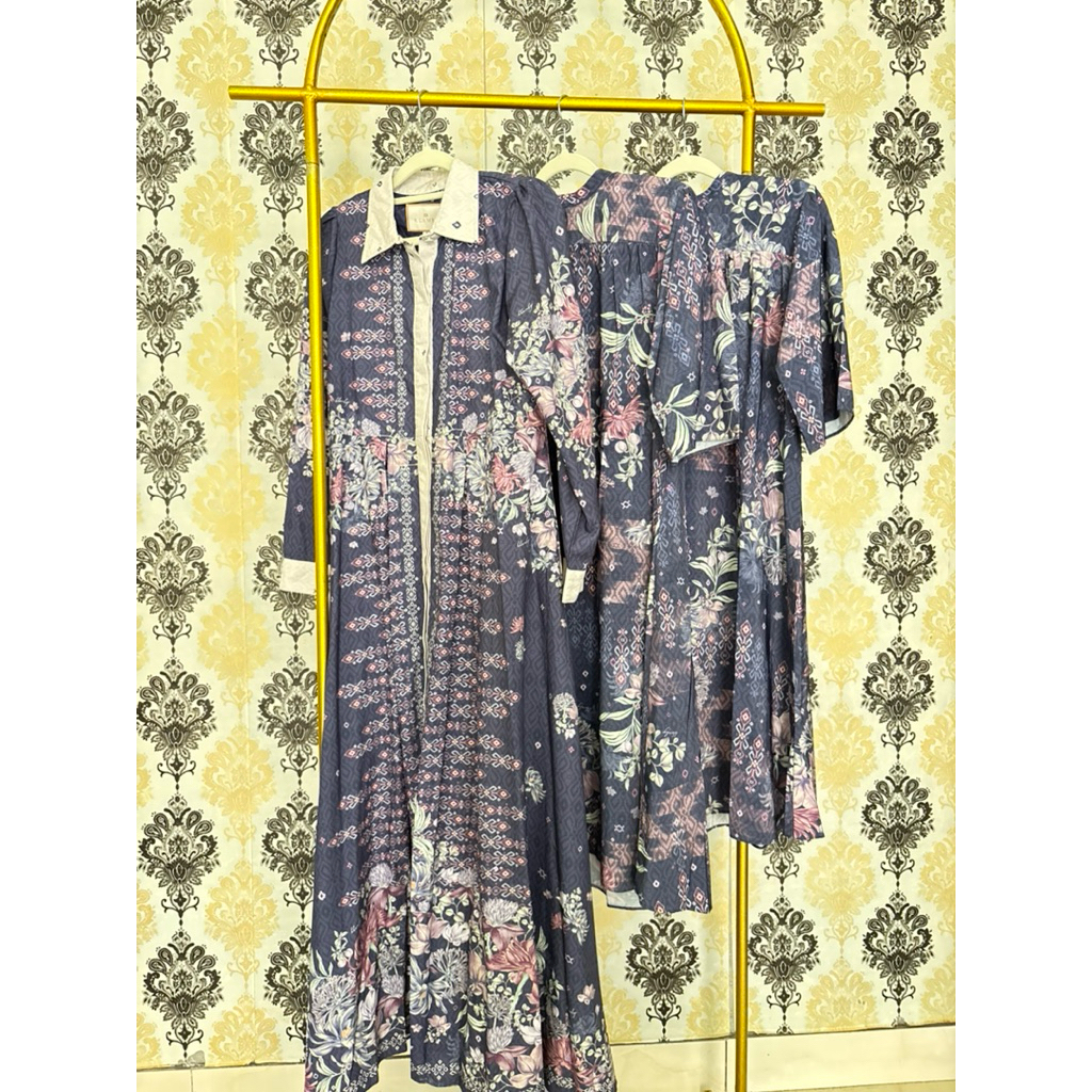 PL seana dress wearing klamby