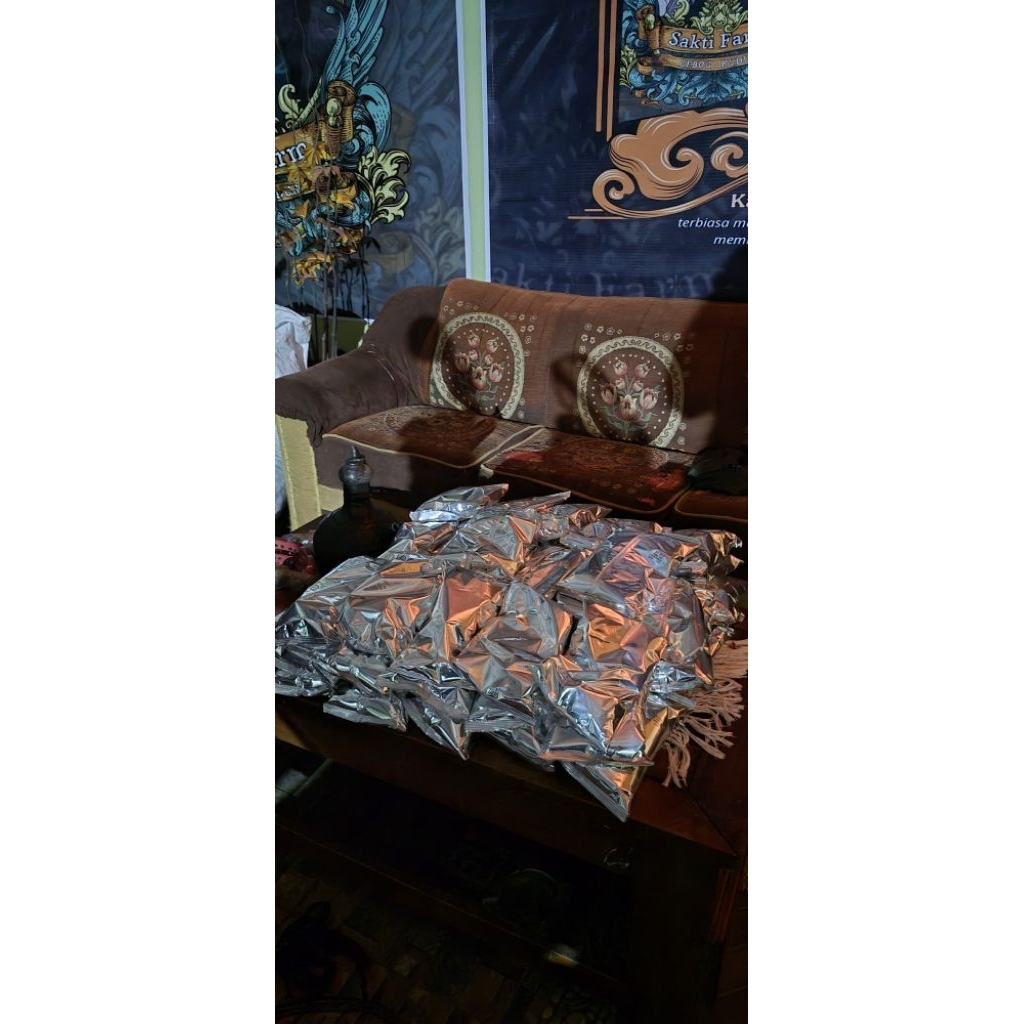 SUSU AFKIR EXPIRED KEMASAN FOIL UNTUK CAMPURAN PAKAN TERNAK