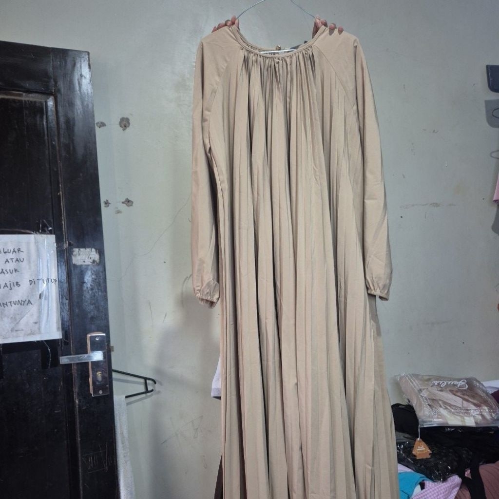 charlotte pleated long dress chocoo M