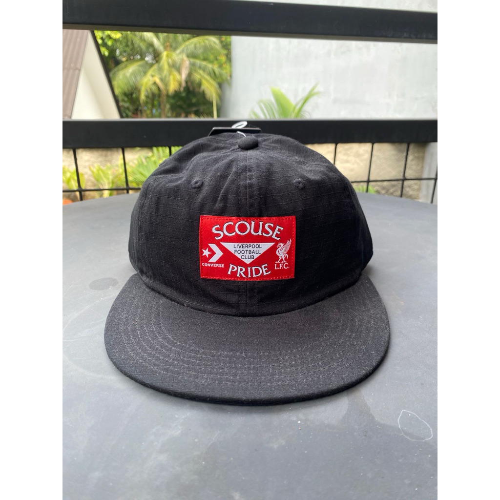 Topi Converse x Liverpool