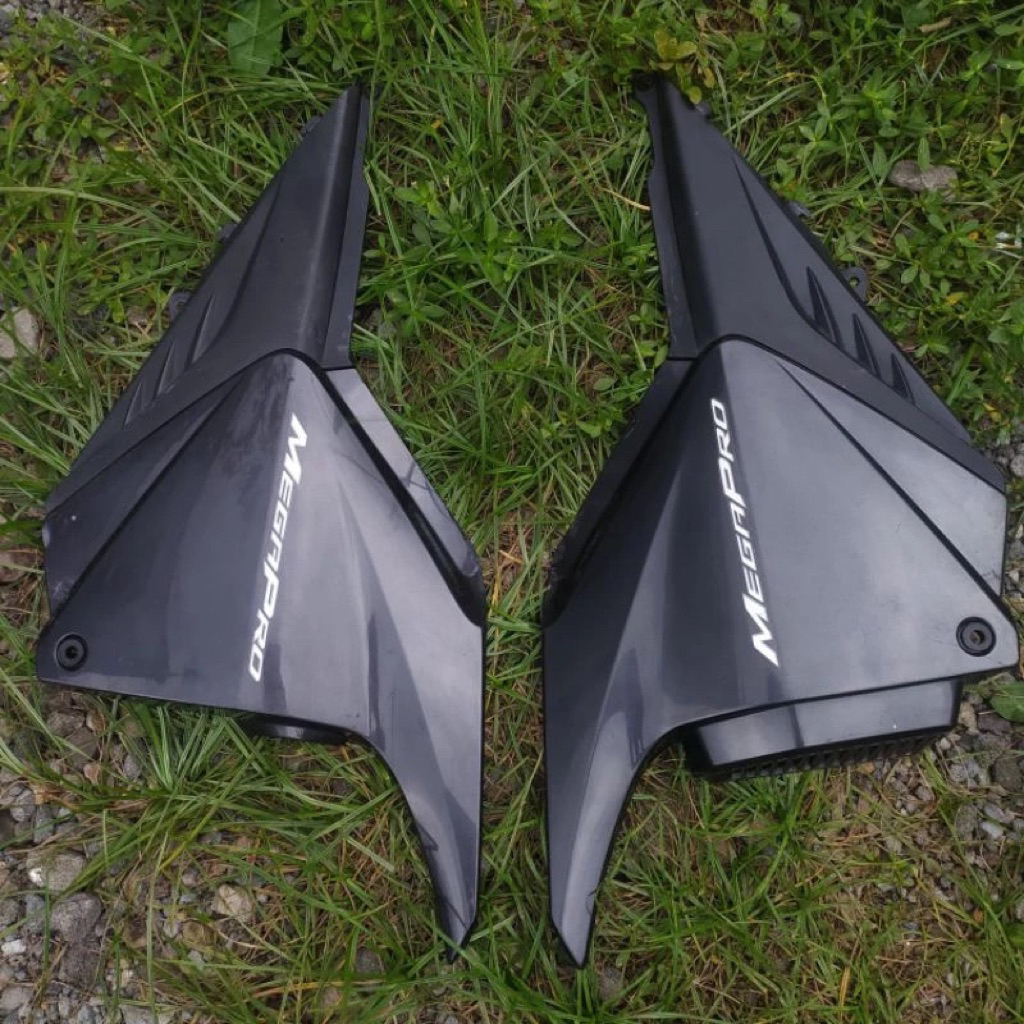 Cover tutup aki tepong aki accu Honda Megapro New Monoshock Original copotan motor