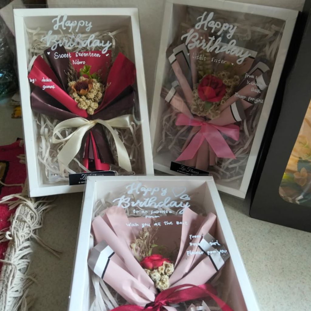 Buket Box bunga, Buket wisuda, gift box, hadiah ulang tahun
